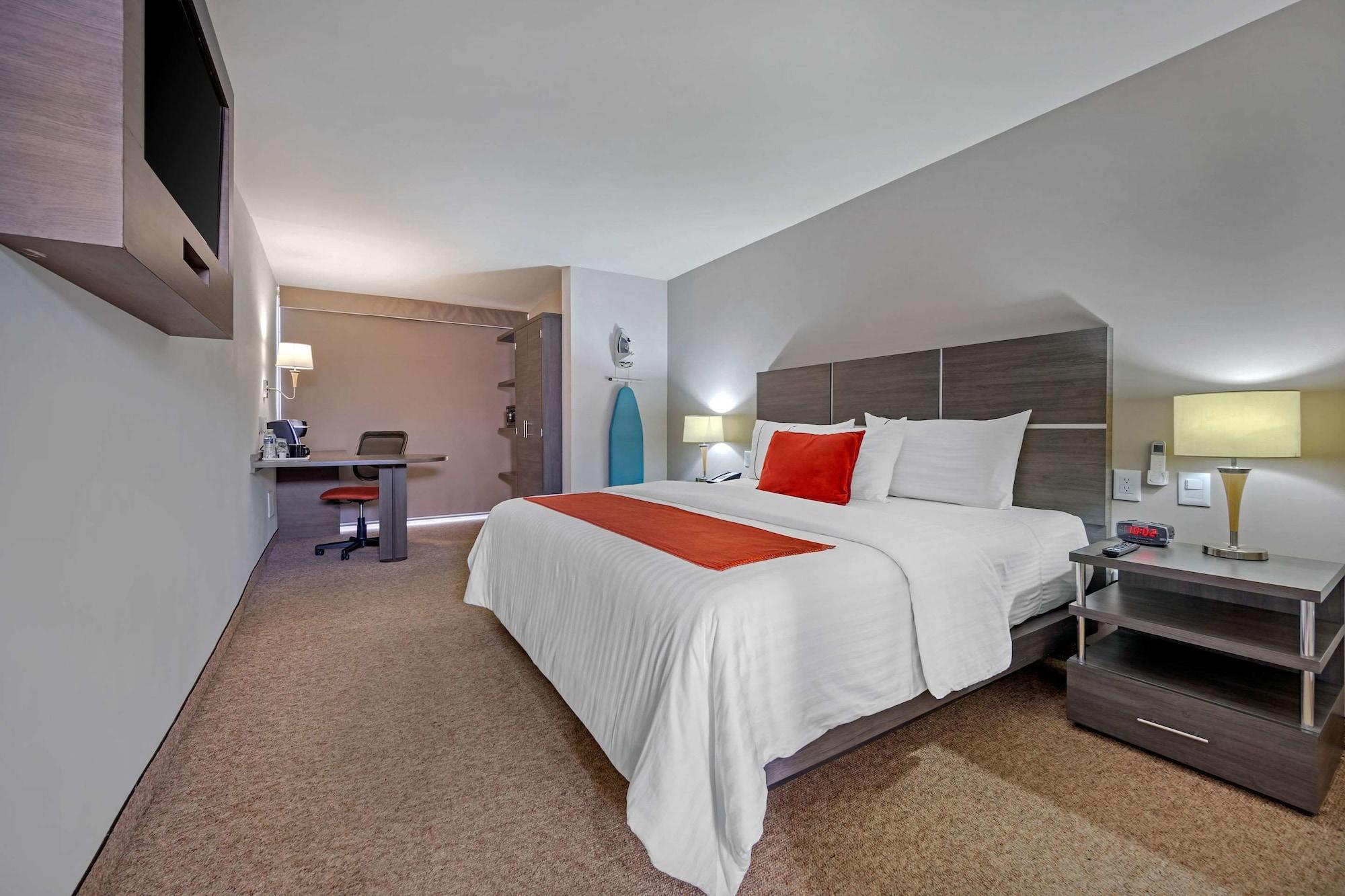 Hotel Bewow Querétaro Dış mekan fotoğraf